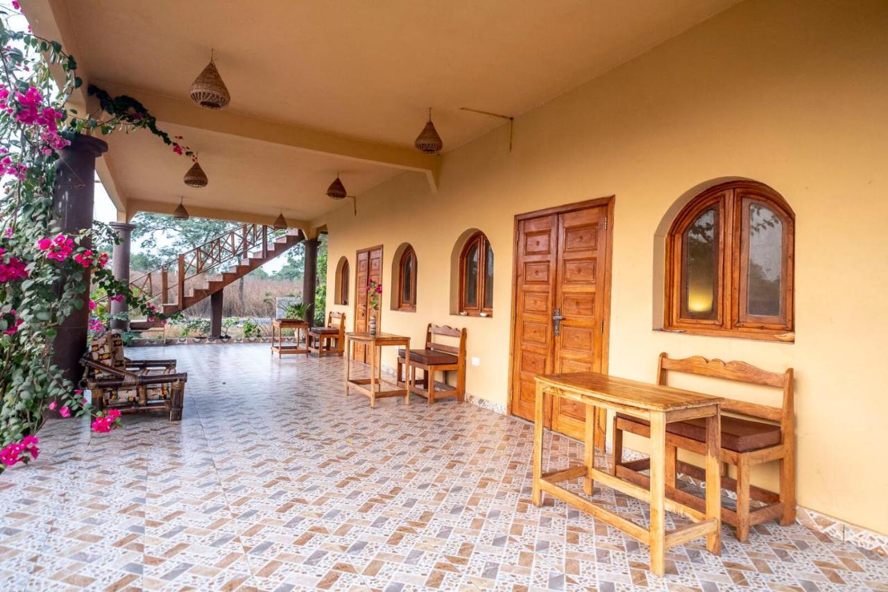 Mansa Musso Lodge Sanyang Exterior foto