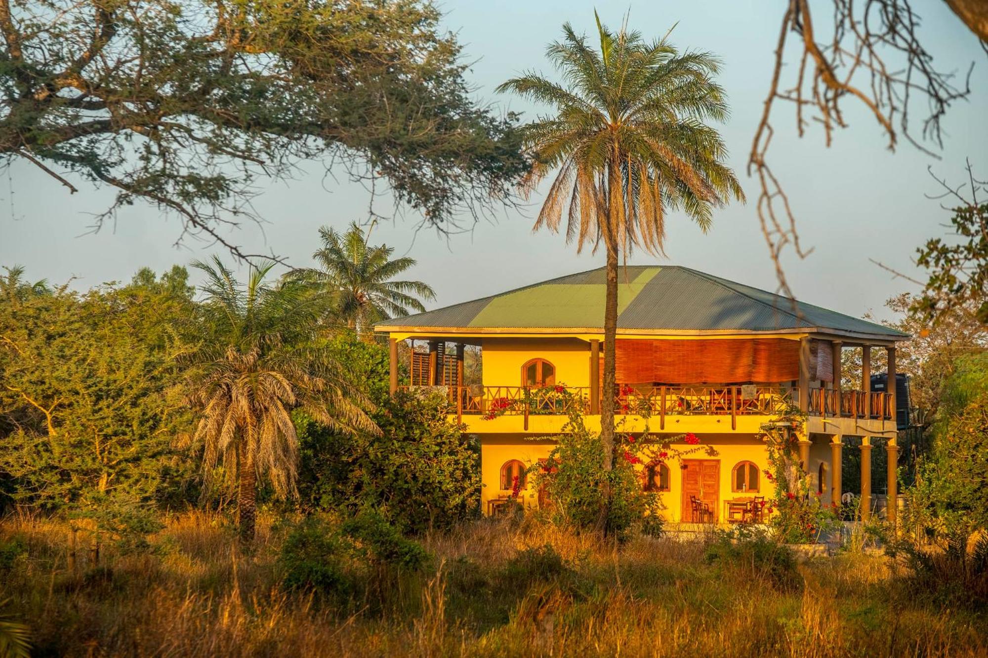 Mansa Musso Lodge Sanyang Exterior foto